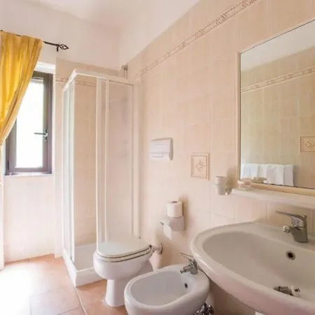 2 Bedroom Apartment Appartamento